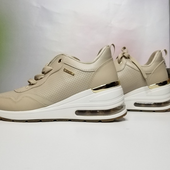 Skechers Women's Street Million Air Hotter Air Casual Sneaker Size 9.5 Beige NWT - Picture 1 of 8